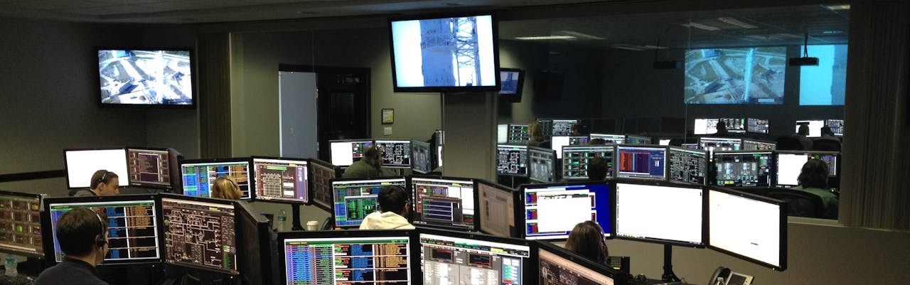 Coordination des équipes dans une cellule de crise opérationnelle avec surveillance continue